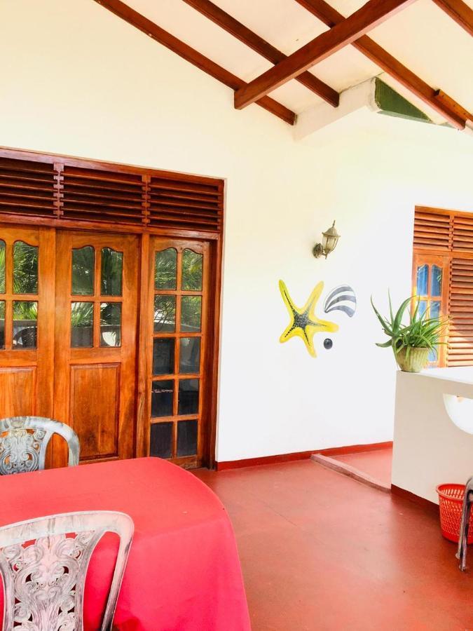 Sunrise Guest House & Restaurant Tangalle Kültér fotó