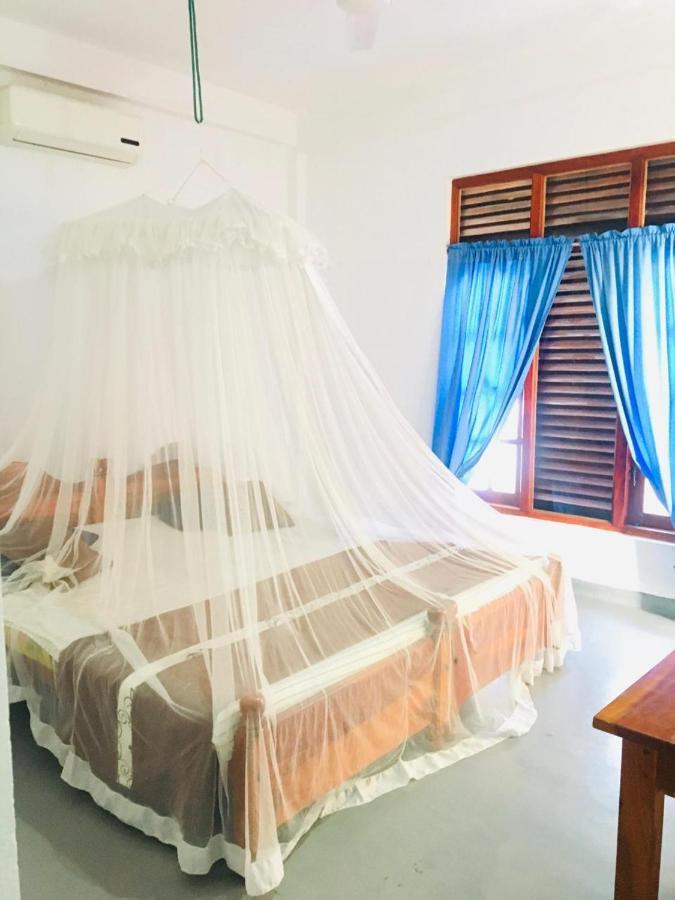 Sunrise Guest House & Restaurant Tangalle Kültér fotó