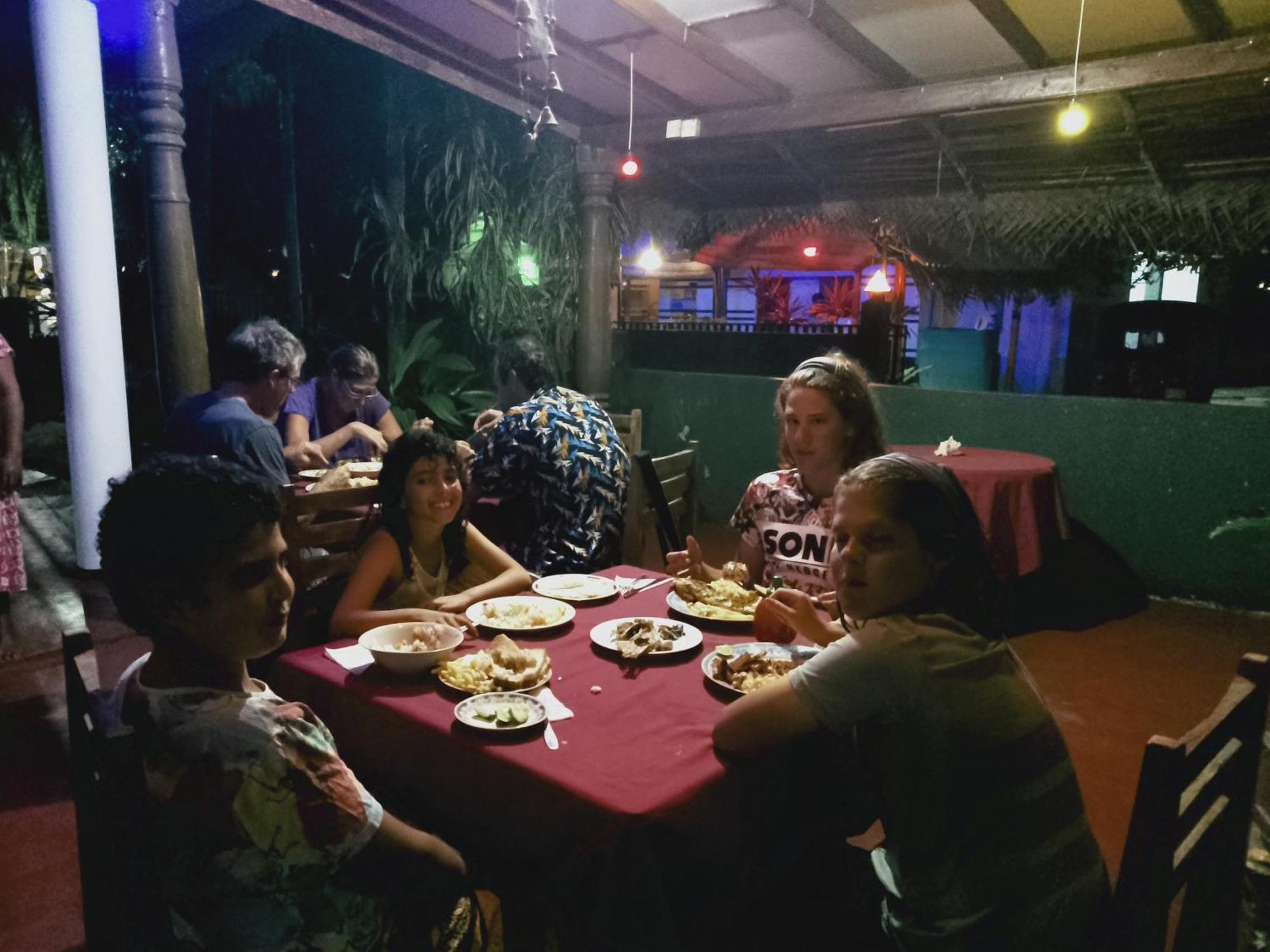 Sunrise Guest House & Restaurant Tangalle Kültér fotó